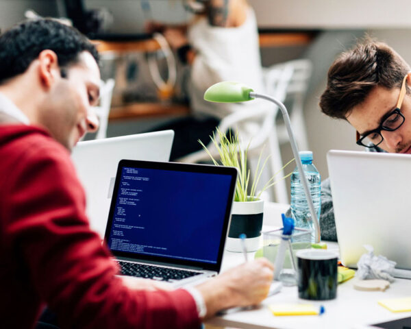 أنظمة الأمن الإلكترونية للمنازل والشركات